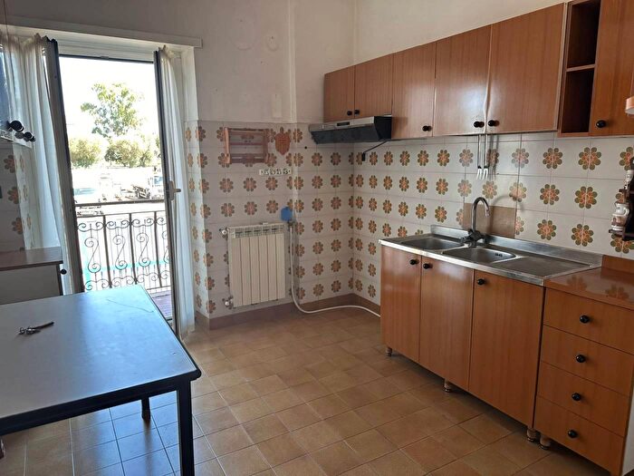 Appartamento quadrilocale in vendita in Via Roccasecca, Roma