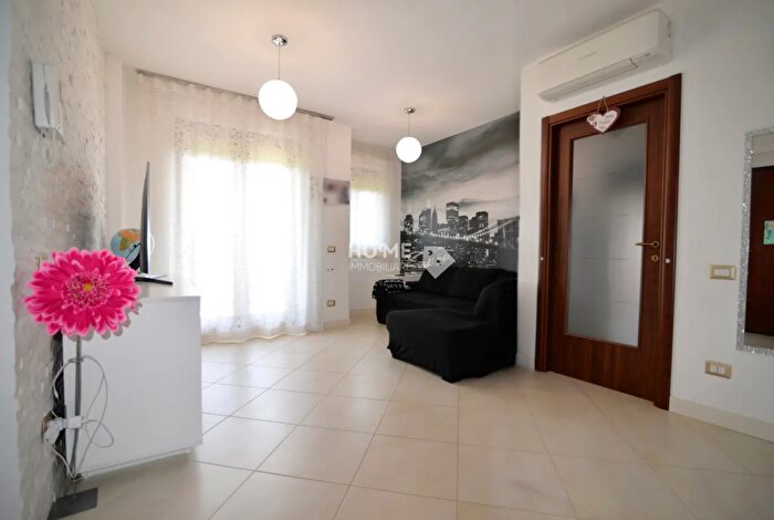 Appartamento quadrilocale in vendita in Pollenza Zona Residenziale, Pollenza