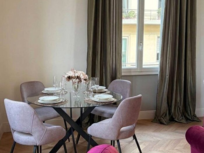 Appartamento trilocale in affitto in Via Lorenzo il Magnifico, Libertà Savonarola, Firenze
