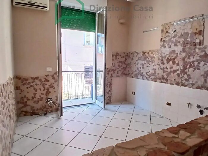Appartamento trilocale in vendita in Calata Capodichino, Napoli