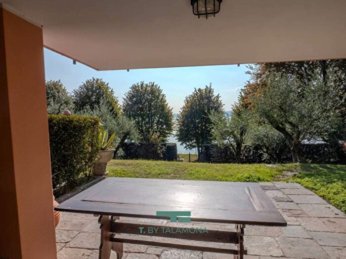 Appartamento in affitto in Centro, Leggiuno