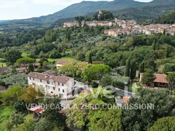 Casa con 6 locali in vendita in Via XXV Aprile, Cetona