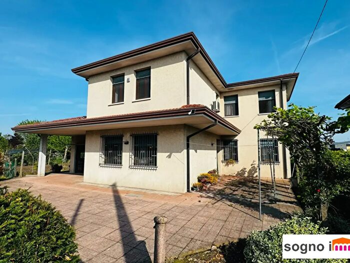 Casa con 5 locali in vendita in Via Pierdomenico Frattini, Legnago