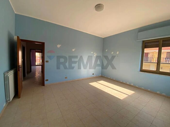 Appartamento con 8 locali in vendita in Via Mameli Angolo Via Francesco Crispi, Belpasso
