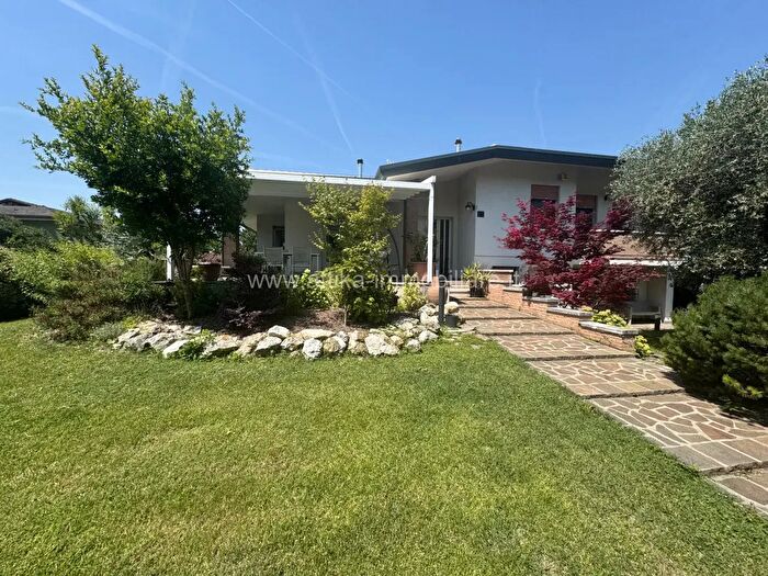 Casa con 7 locali in vendita in Via Paradisi, Fiesso DArtico