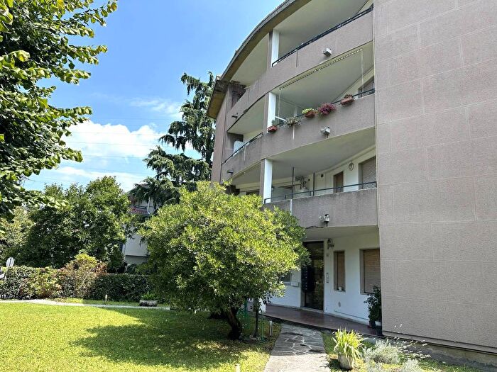 Appartamento trilocale in affitto in Centro, San Fermo della Battaglia