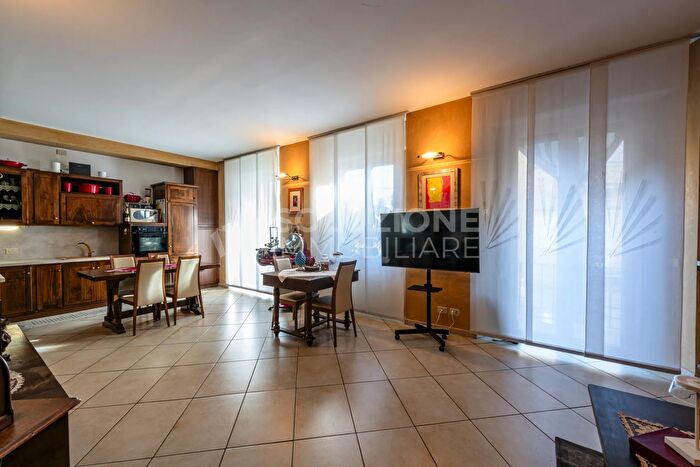 Appartamento quadrilocale in vendita in Via Andrea Fantoni, Alzano Lombardo