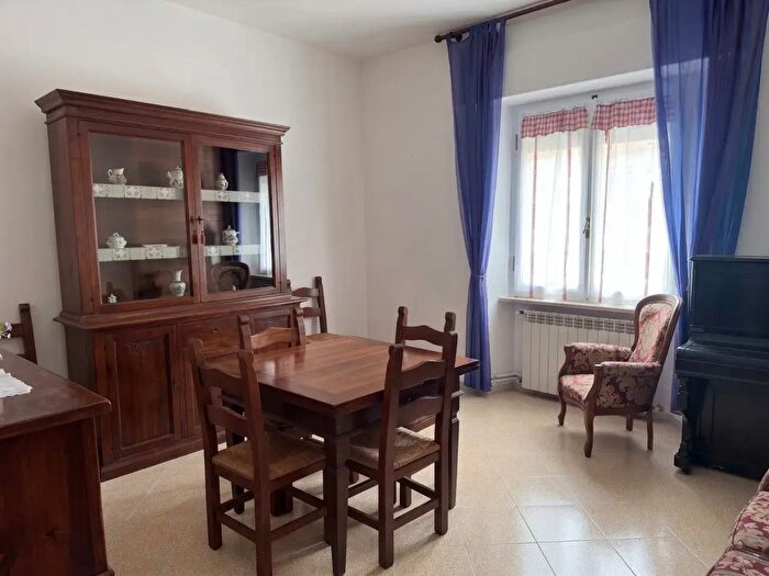 Appartamento quadrilocale in vendita in Via Alonzo, Follonica