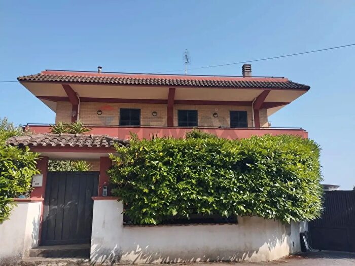 Casa con 12 locali in vendita in Via Aldo Moro Snc, Spigno Saturnia