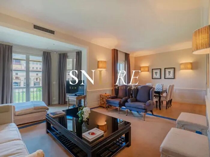 Appartamento con 6 locali in vendita in Lungarno Torrigiani, Firenze