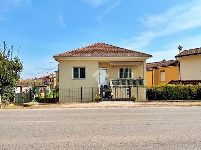 Casa quadrilocale in vendita in Via Fornace, San Clemente