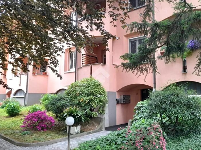 Appartamento trilocale in vendita in Via Magni, Inverigo