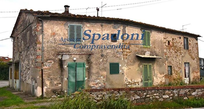 Casa con 12 locali in vendita in Monsummano Terme