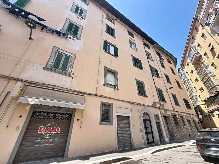Appartamento quadrilocale in vendita in Via Enrico Bartelloni, Livorno