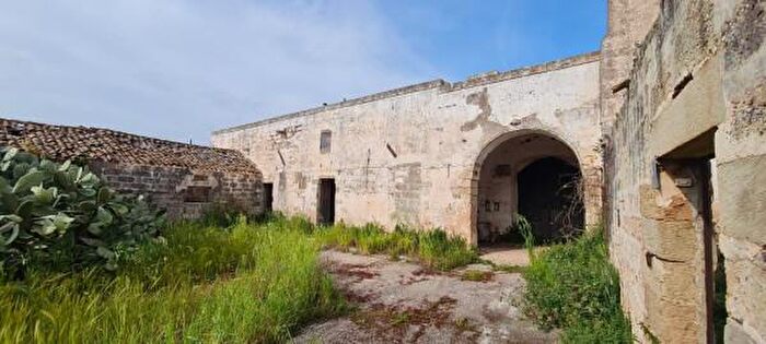 Casa con 6 locali in vendita in Via Chiesa, Martignano