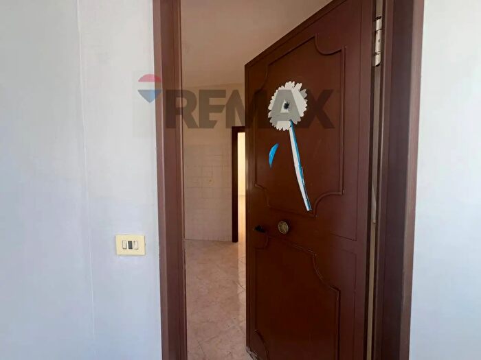 Appartamento con 5 locali in vendita in Via San Mauro, Casoria