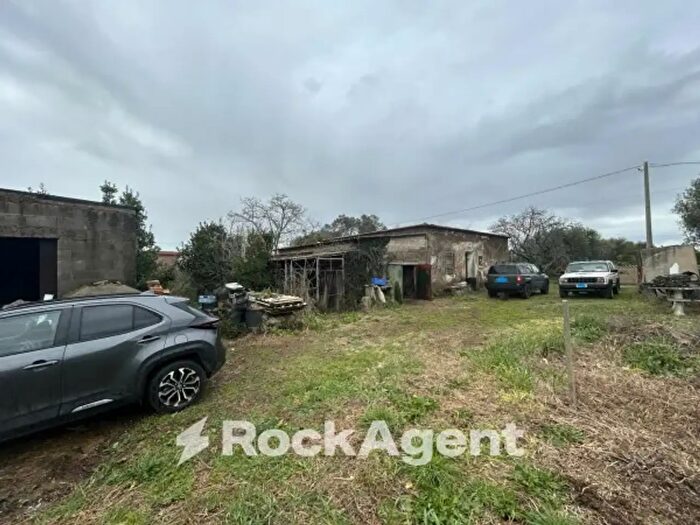 Casa quadrilocale in vendita in Via del Tronco, Aprilia