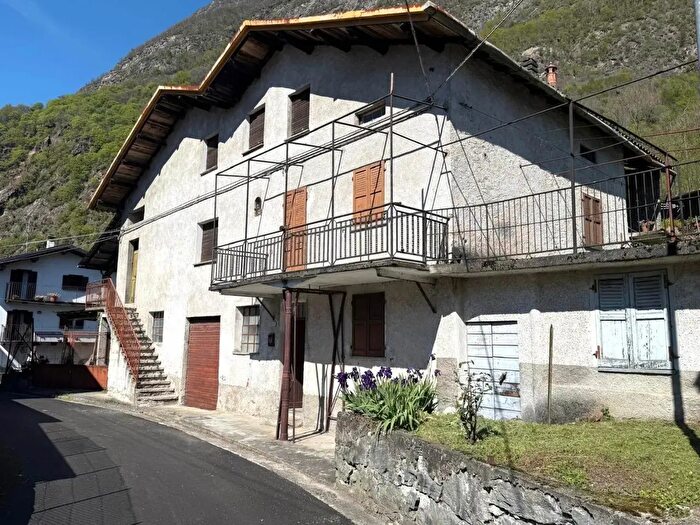 Casa con 5 locali in vendita in Via Nazionale, Samolaco