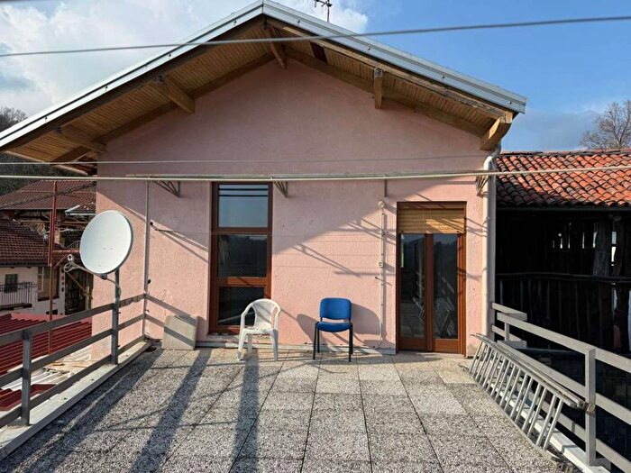 Casa con 5 locali in affitto in Frazione Collo, Pray