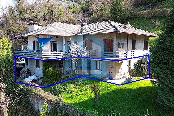 Appartamento quadrilocale in vendita in Via Antica Valeriana, Pisogne