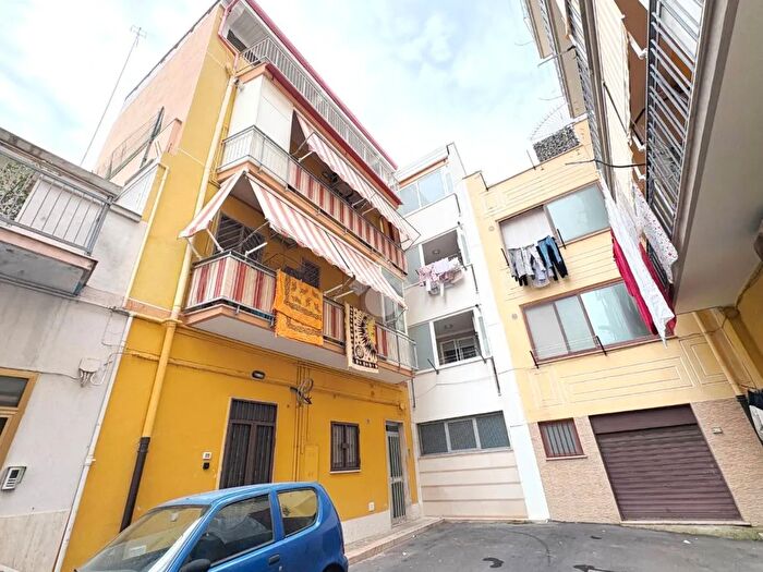 Appartamento trilocale in vendita in Via Giovanni Bovio, Barletta