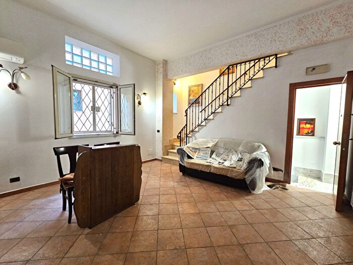 Appartamento con 7 locali in vendita in Carini