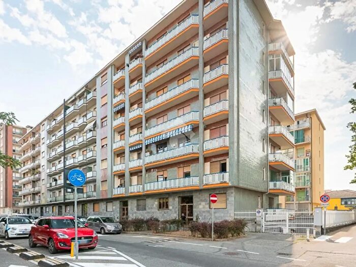 Appartamento trilocale in vendita in Via Alessandro Manzoni, Collegno