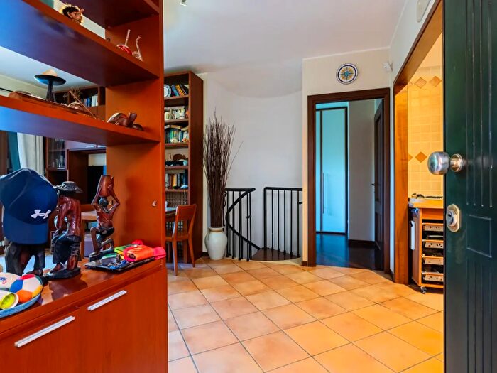 Appartamento trilocale in vendita in Via San Candido, Roma