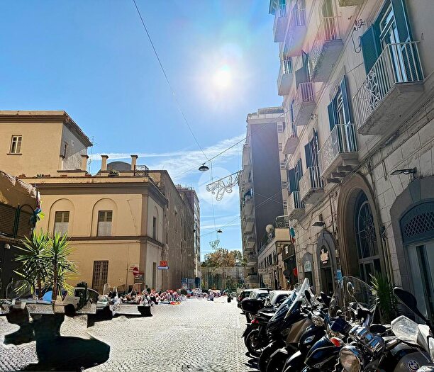 Appartamento quadrilocale in vendita in Via S Pasquale, Napoli