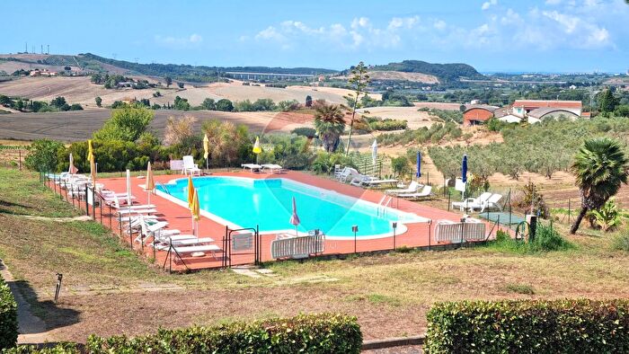 Appartamento bilocale in vendita in Via Roma, Castellina Marittima