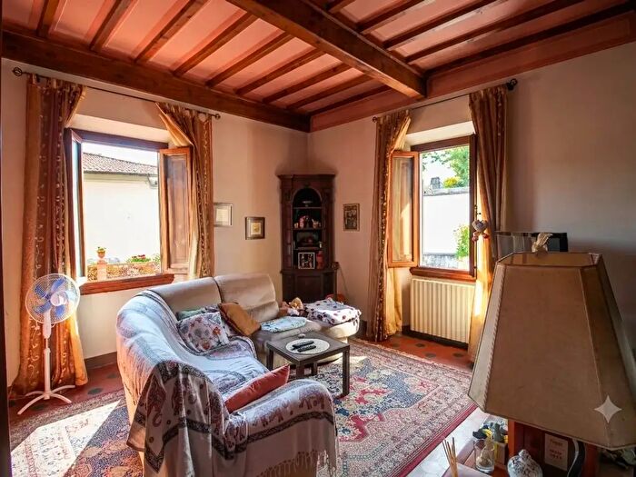 Casa quadrilocale in vendita in Reggello