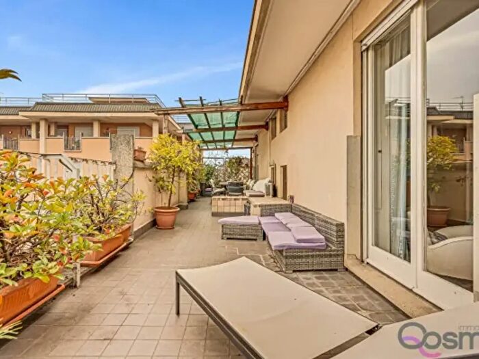 Appartamento quadrilocale in vendita in Via Alberto Caroncini, Milano