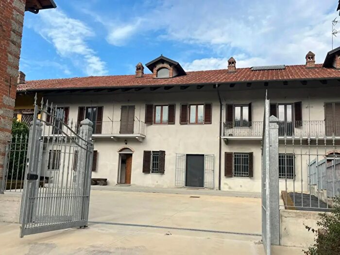 Casa con 15 locali in vendita in Via Fravagnano, Verrua Savoia