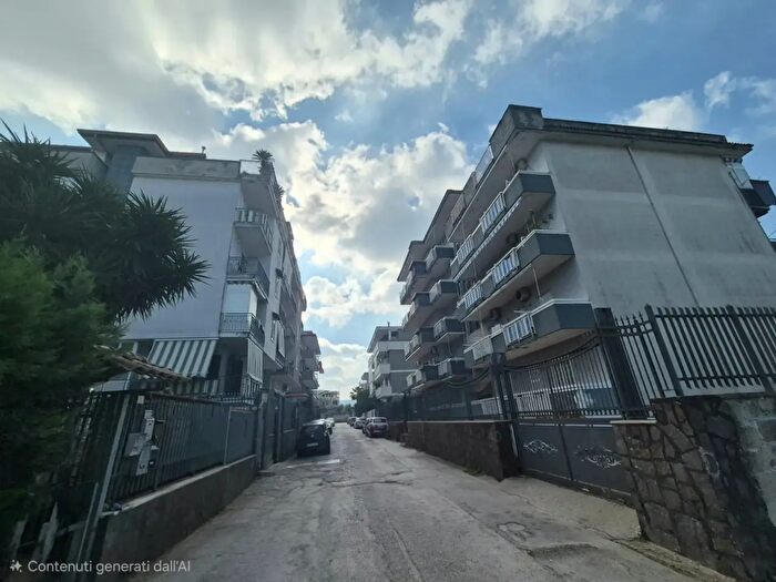 Appartamento trilocale in vendita in Via Michelangelo, Calvizzano