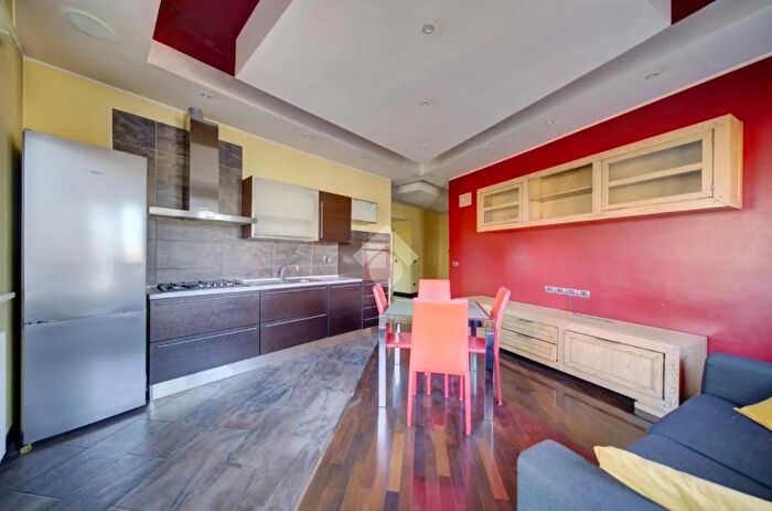 Appartamento trilocale in vendita in Corso Siracusa, Torino