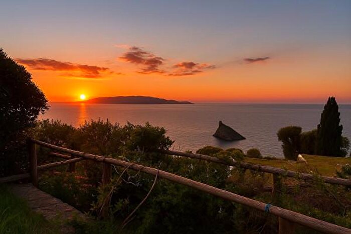 Casa con 5 locali in vendita in Via Panoramica di Porto Santo Stefano, Monte Argentario