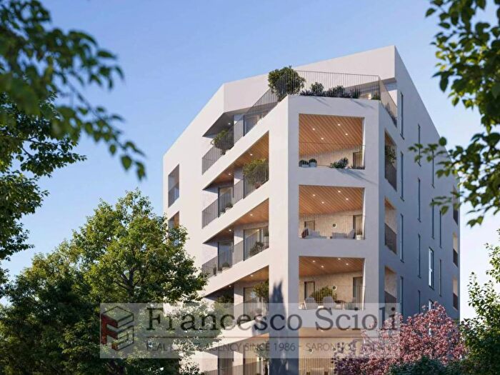 Appartamento trilocale in vendita in Via Alliata, Saronno