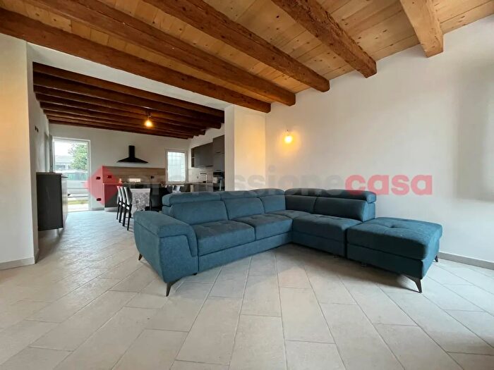 Casa con 5 locali in affitto in Sorga