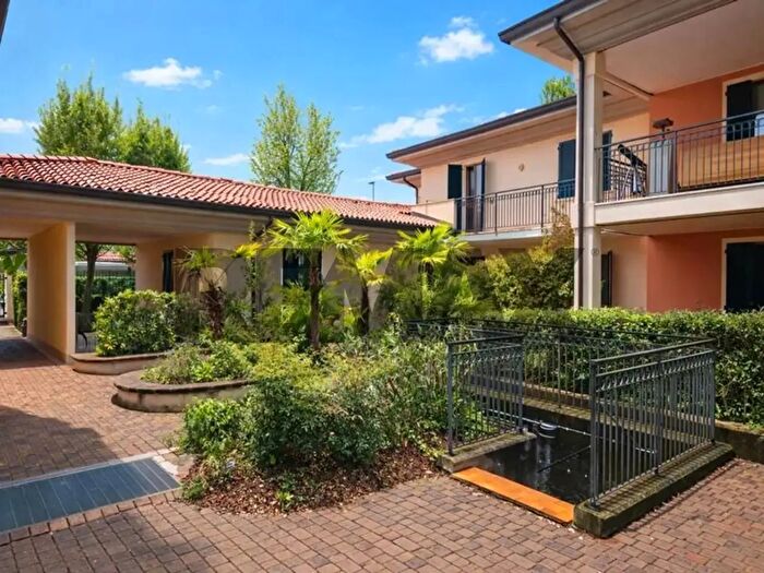 Casa con 9 locali in vendita in Via Ronco, Polpenazze del Garda