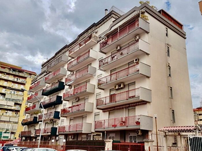 Appartamento con 5 locali in vendita in Via Enrico Hassan, Palermo