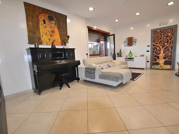 Appartamento trilocale in vendita in Via Agostino Scali, Roma