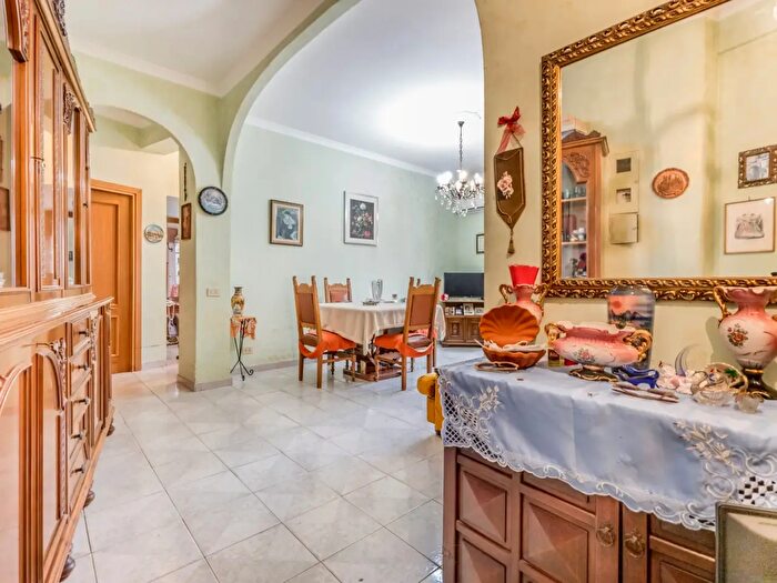 Appartamento trilocale in vendita in Via delle Petunie, Roma