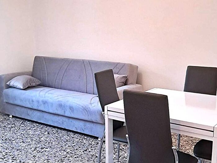 Appartamento bilocale in affitto in Via delle Primule, Lorenteggio, Milano