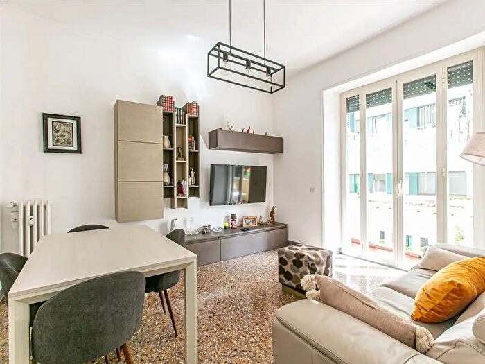 Appartamento bilocale in vendita in Via Sant'Angela Merici, Roma