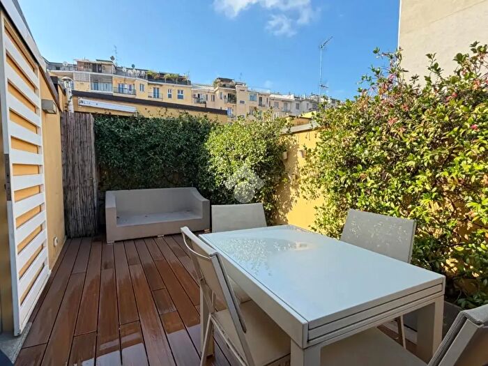 Appartamento trilocale in affitto in Via Luigi Canonica, Milano