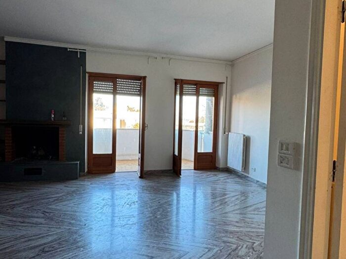 Appartamento quadrilocale in affitto in Via Vittorio Malcangi, Trani