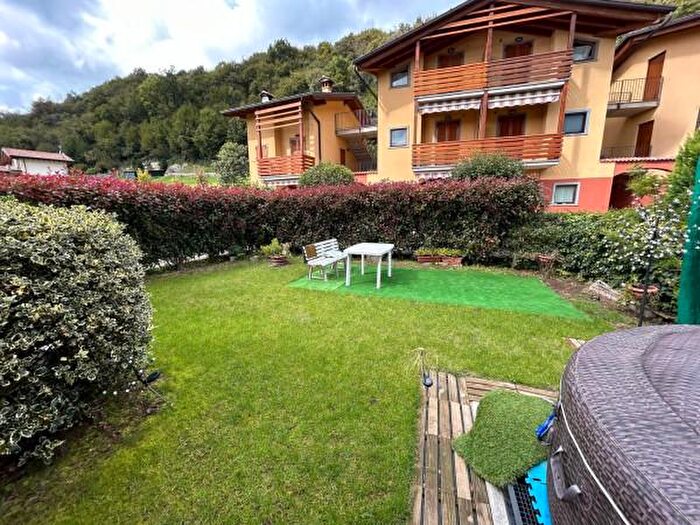 Appartamento trilocale in vendita in Via Tore, Bianzano