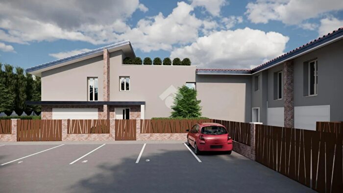 Casa quadrilocale in vendita in Via Righetta, Fabbrico