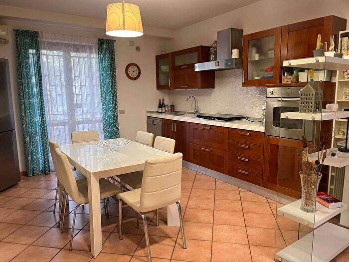 Appartamento trilocale in affitto in Via Etnea, Centro, Tremestieri Etneo