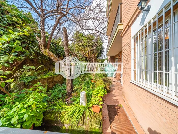 Appartamento trilocale in vendita in Roma